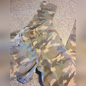 Girls camo jeggings